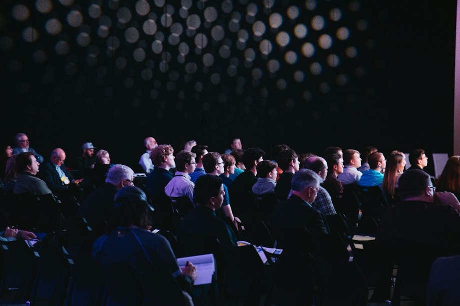 Persone a un evento professionale