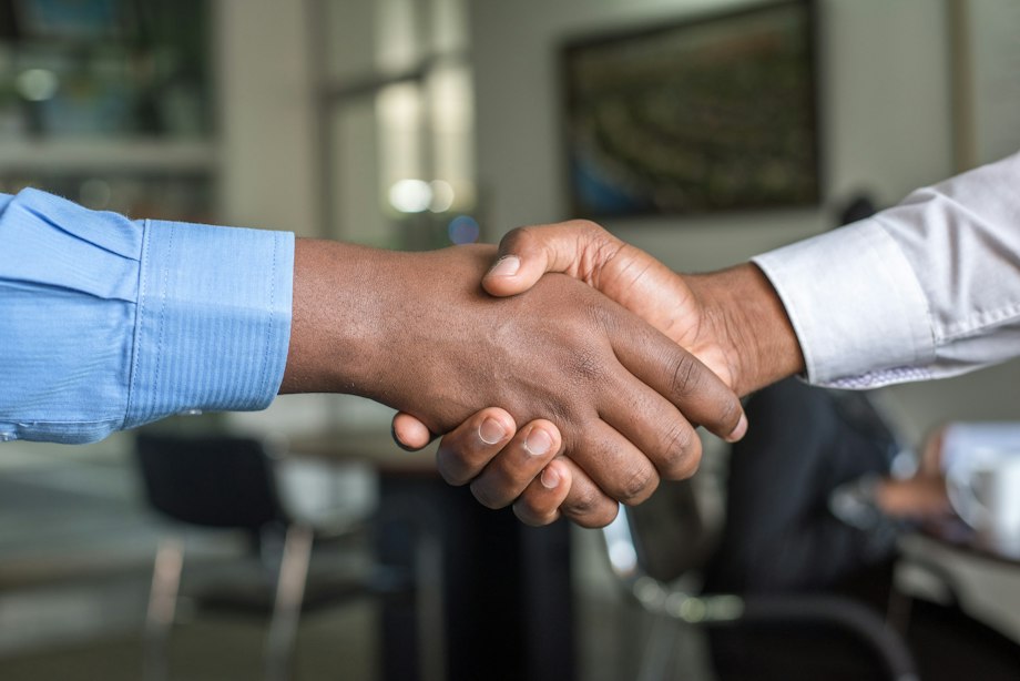 Stretta di mano per una partnership